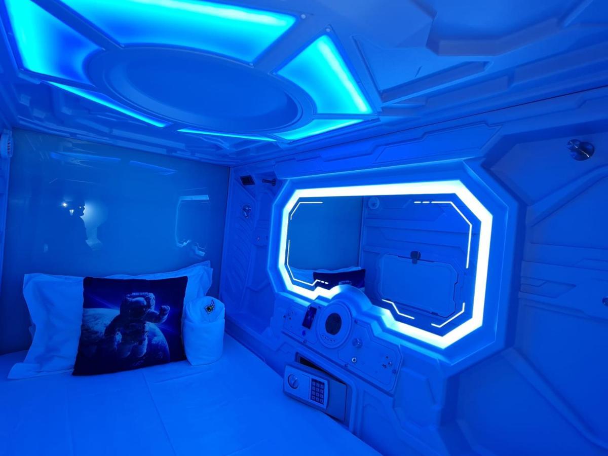 Galaxy Pods Capsule Hotel Boat Quay Singapur Dış mekan fotoğraf