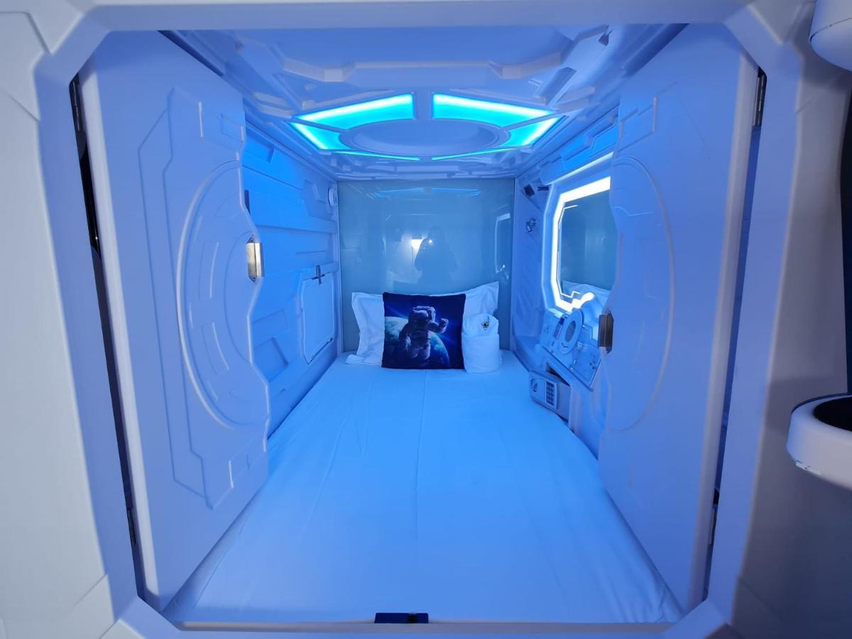 Galaxy Pods Capsule Hotel Boat Quay Singapur Dış mekan fotoğraf